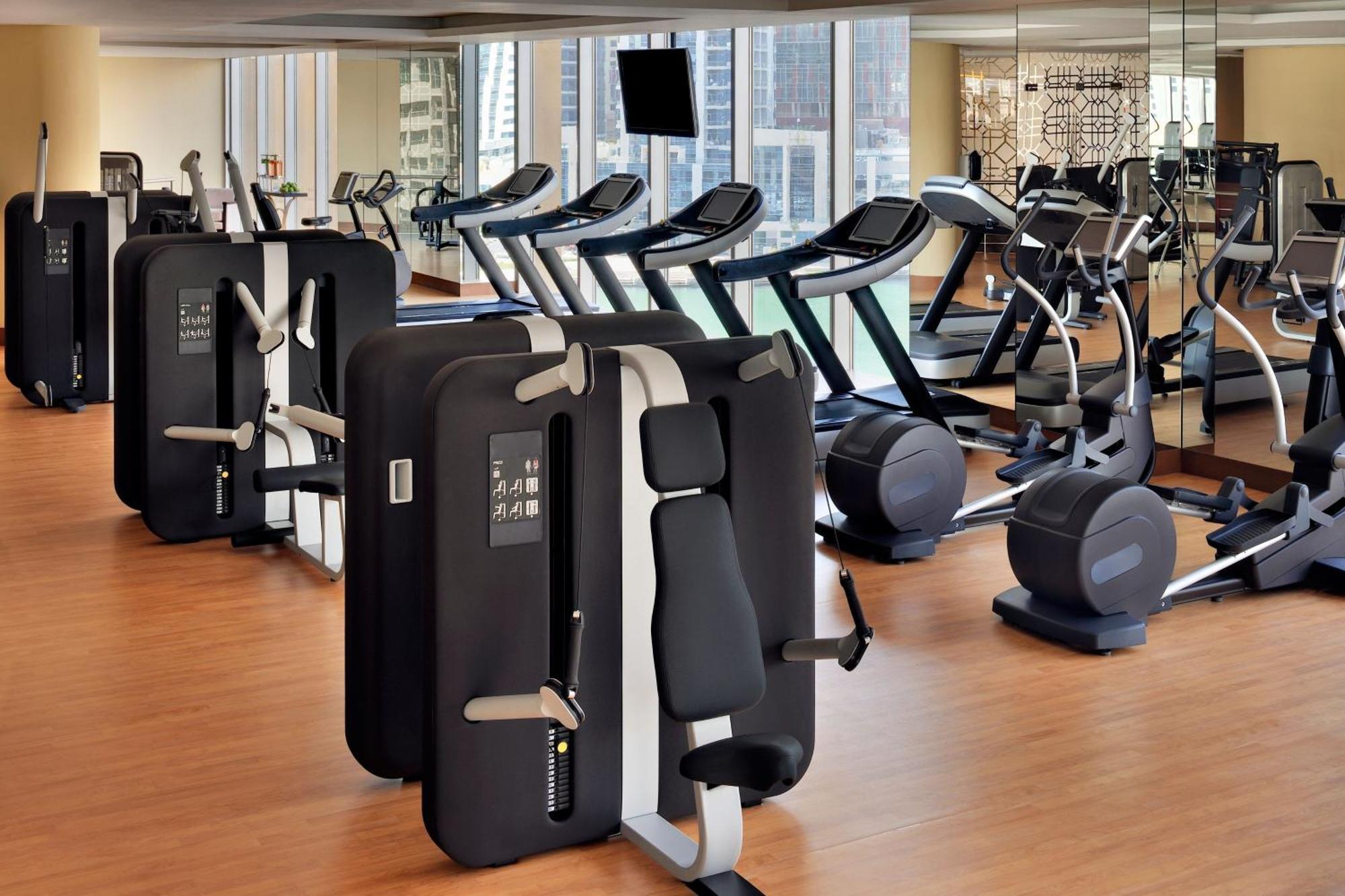 Jw Marriott Hotel Marina Дубай Екстериор снимка The gym at the Conrad Dubai