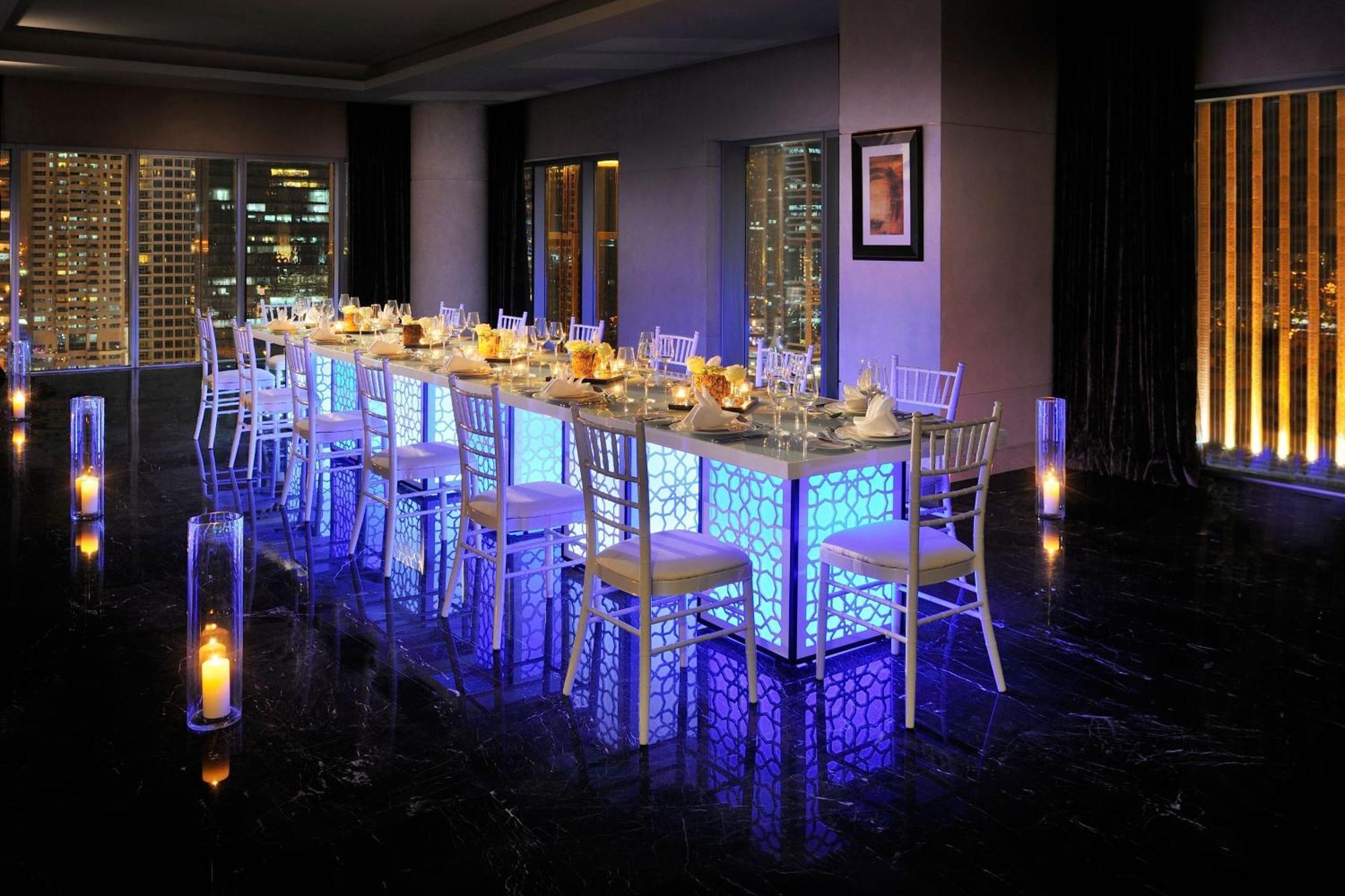 Jw Marriott Hotel Marina Дубай Екстериор снимка The private dining room at the restaurant
